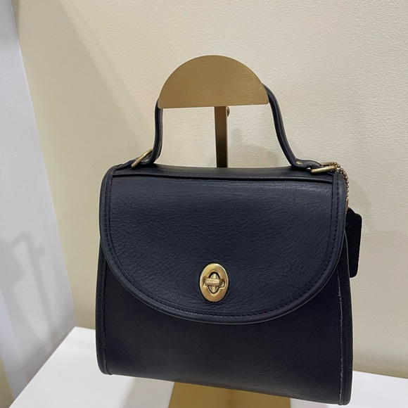 Vintage Coach Regina Satchel Black with Gold Hardware - Picture 3 of 12